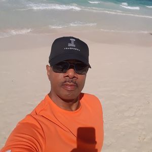 Meet your Posher, Cyrus